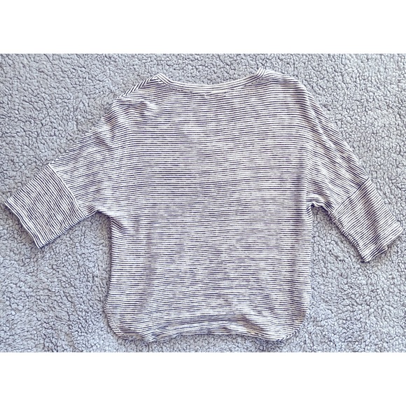 Max Studio Medium Black & White Striped Short Sleeve Top. - Picture 8 of 8